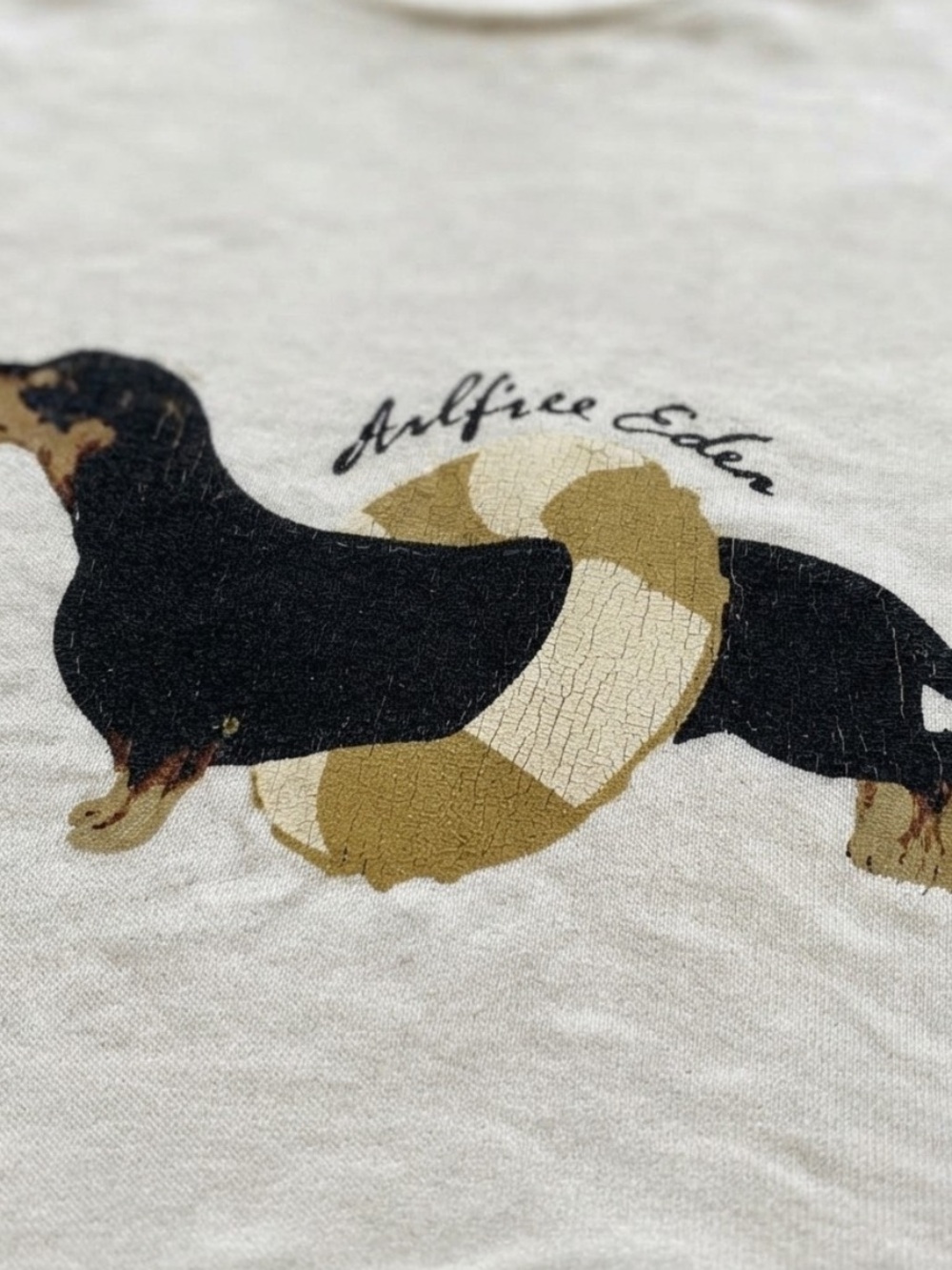 Gildan White Dachshund Graphic T-Shirt, Vintage Cute Dog Tee For Unisex - Picture 2 of 3